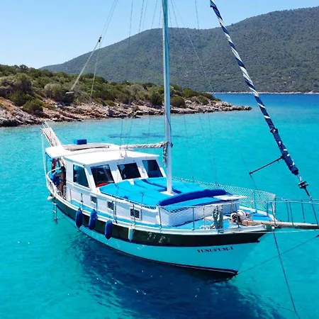 Botel Private Boat Tours -daily -yacht Tours *